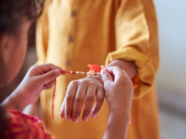 रक्षाबंधन पर बहन को दिया खौफनाक तौफा, टकला कर जंगल में फेंका! दो दिन पहले...