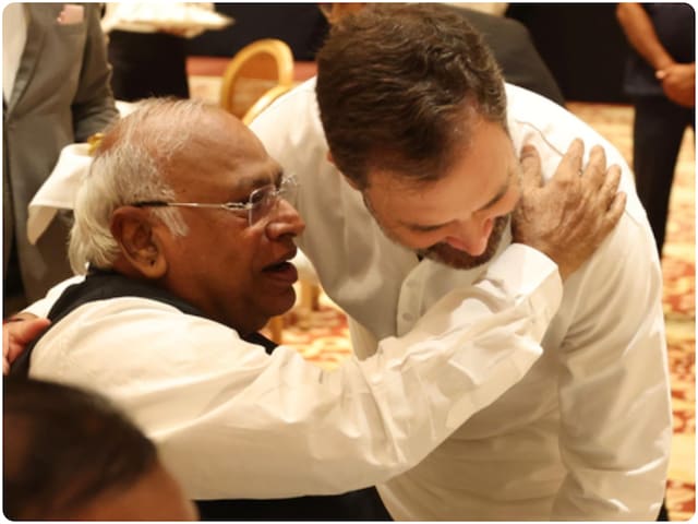 NDA ने सी पी राधाकृष्णन पर खेल दांव, अब 'इंडिया' गठबंधन पर टिकी निगाहें NDA ने सी पी राधाकृष्णन पर खेल दांव, अब 'इंडिया' गठबंधन पर टिकी निगाहें