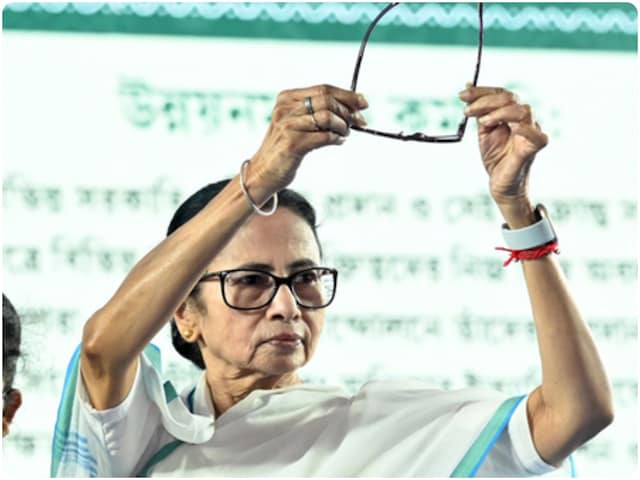 जब मैं रेल मंत्री थी... कोलकाता मेट्रो को लेकर ममता ने ताजा की पुरानी यादें जब मैं रेल मंत्री थी... कोलकाता मेट्रो को लेकर ममता ने ताजा की पुरानी यादें