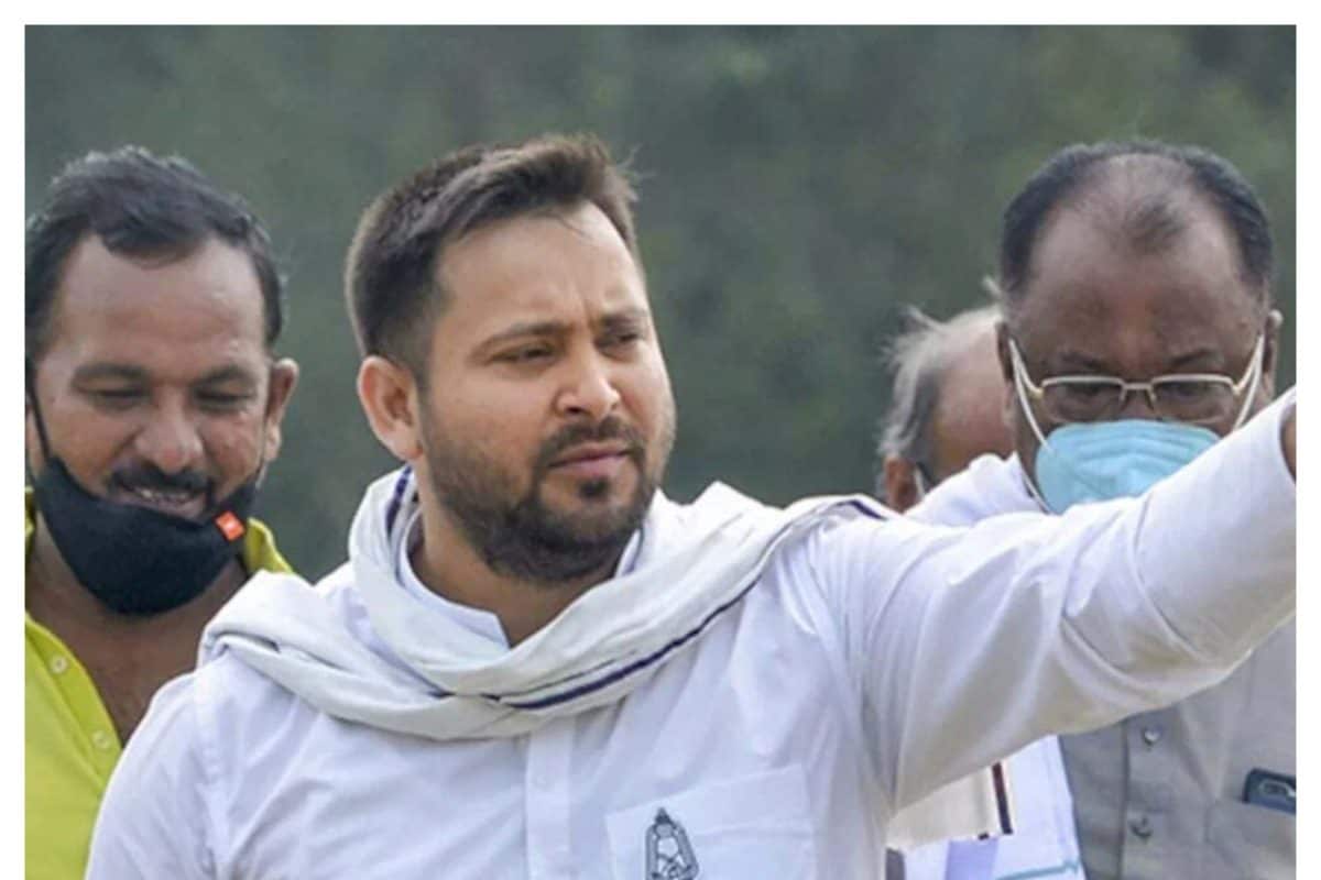 तेजस्वी ने सड़क पर चलते-फिरते इस विधायक का काट दिया टिकट!