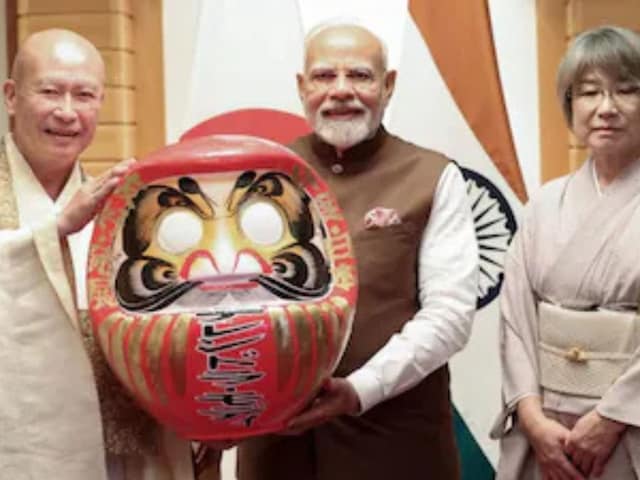 क्या है दारुमा गुड़िया? जो पीएम मोदी को गिफ्ट की गई, जानिए इसका भारत से रिश्ता क्या है दारुमा गुड़िया? जो पीएम मोदी को गिफ्ट की गई, जानिए इसका भारत से रिश्ता