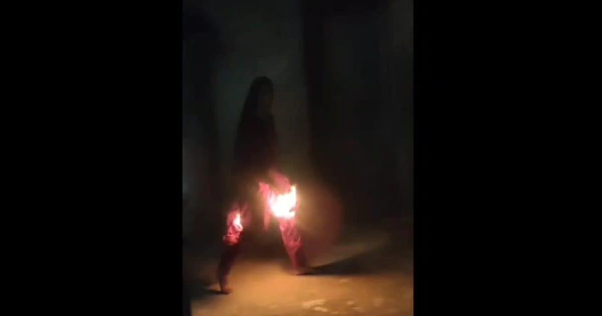 खून का रिश्ता भूला! छोटे भाई को पीटा और फिर उसकी पत्नी पर पेट्रोल डाल लगाई आग
