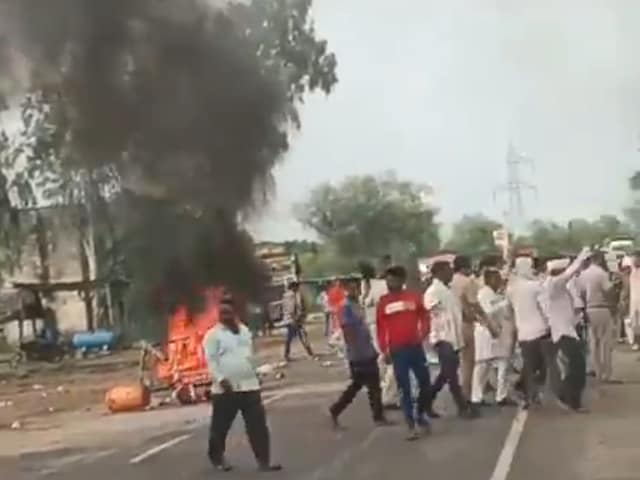 नूंह में दंगा भड़काने की कोशिश? पथराव और आगजनी में 10 घायल, भारी पुलिस तैनात