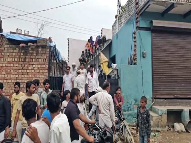 शादी में बवाल, बारातियों से मारपीट...दूल्हे और परिवार को भी नहीं बख्शा शादी में बवाल, बारातियों से मारपीट...दूल्हे और परिवार को भी नहीं बख्शा