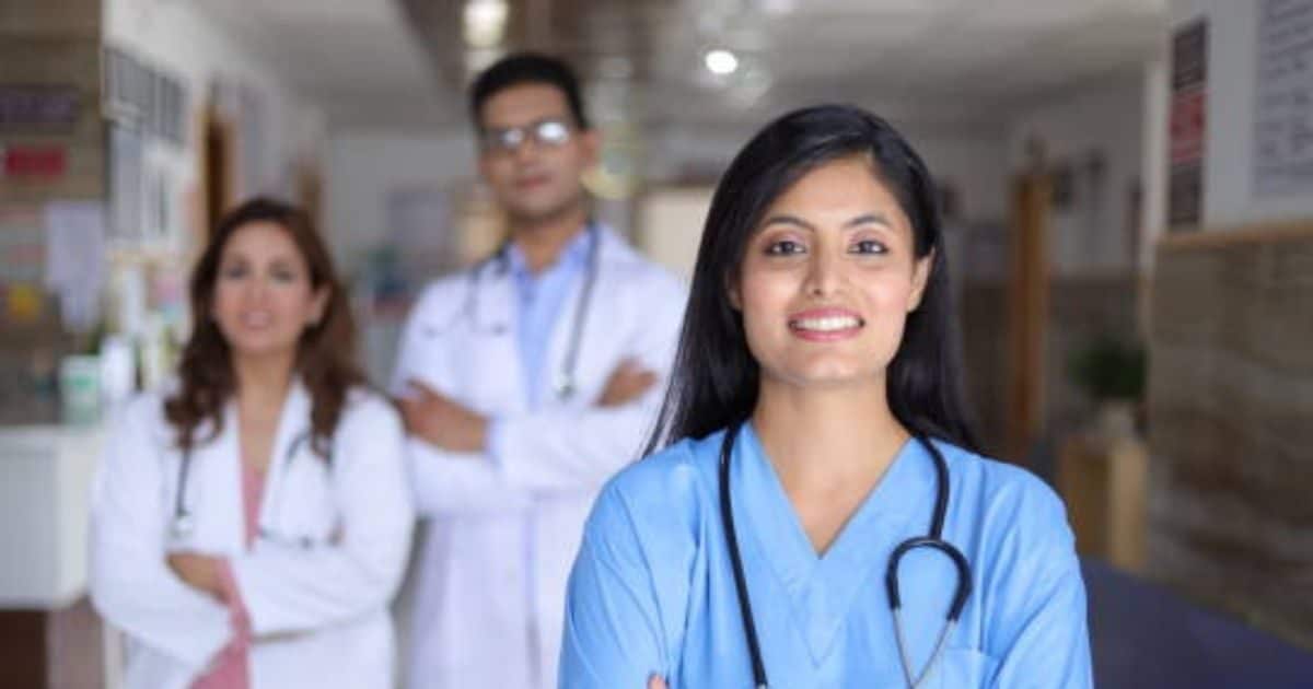 नर्सिंग स्कूल खोलने के लिए कौन सी डिग्री चाहिए? लाख या करोड़, कितना होगा खर्च?