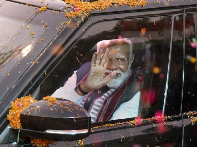 आतंकियों और उनके आकाओं को बख्शते नहीं... गुजरात में गरजे पीएम मोदी आतंकियों और उनके आकाओं को बख्शते नहीं... गुजरात में गरजे पीएम मोदी