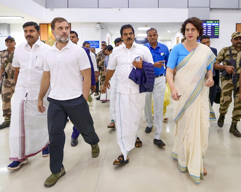 Rahul Gandhi, राहुल गांधी, Priyanka Gandhi, प्रियंका गांधी, Rahul Priyanka Bond, Rahul Priyanka Gandhi News, Parliament Protest, संसद विरोध, Election Commission, चुनाव आयोग, INDIA vs ECI, India Alliance Protest , ECI vs India Alliance Rahul Gandhi, राहुल गांधी, Priyanka Gandhi, प्रियंका गांधी, Rahul Priyanka Bond, Rahul Priyanka Gandhi News, Parliament Protest, संसद विरोध, Election Commission, चुनाव आयोग, INDIA vs ECI, India Alliance Protest , ECI vs India Alliance
