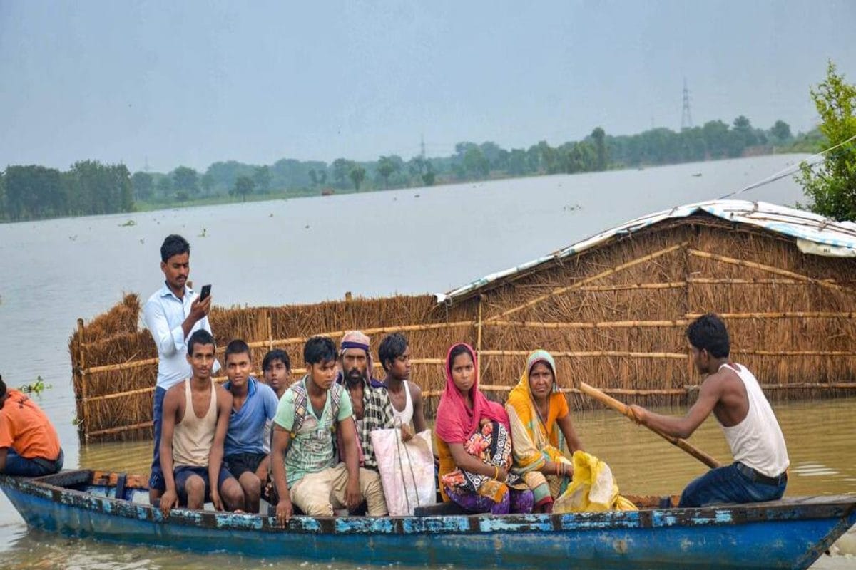 Bihar Flood: गंगा-कोसी समेत कई नदियां उफान पर, 17 लाख से ज्यादा लोग फंसे