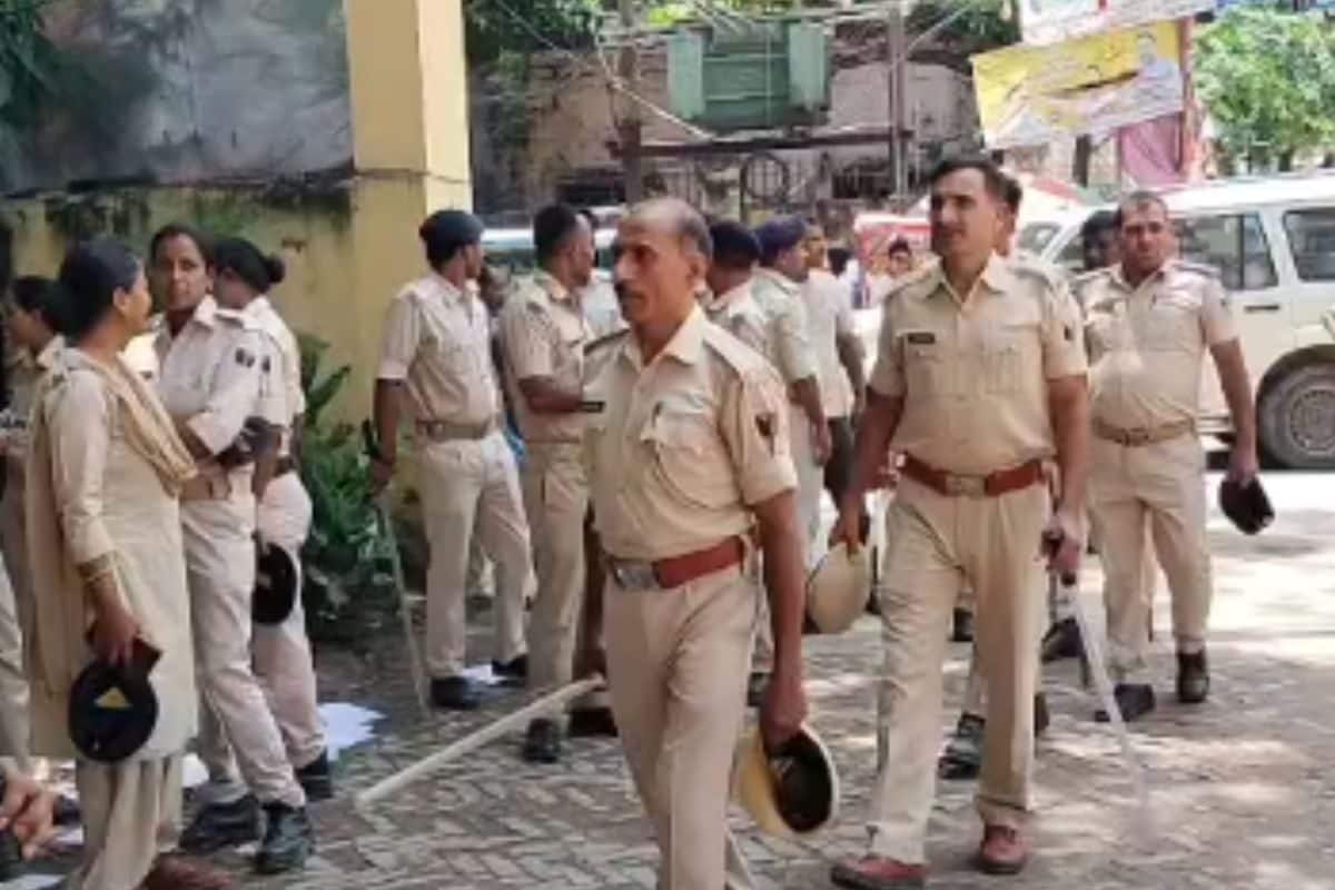 बिहार चुनाव से पहले साजिश का खुलासा! पटना के इस हॉस्टल से कई जिंदा बम बरामद