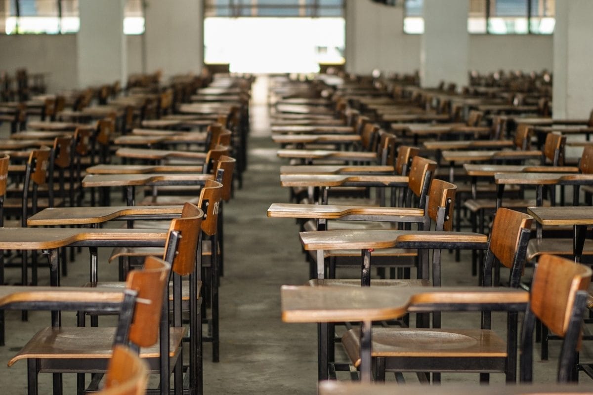 तबादले के लिए रचा गया प्लान, स्कूल की टंकी में मिला दिया जहर, 11 बच्चे बीमार