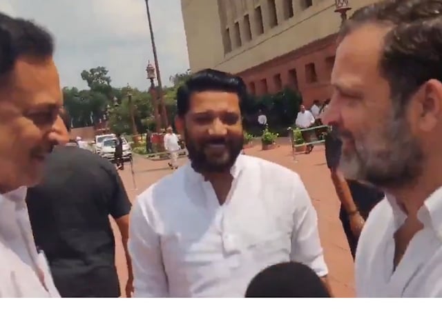 Sir Sir Sir! जब संसद में मिले राहुल गांधी और रूडी... नजरें मिलीं, मुस्कुराए और