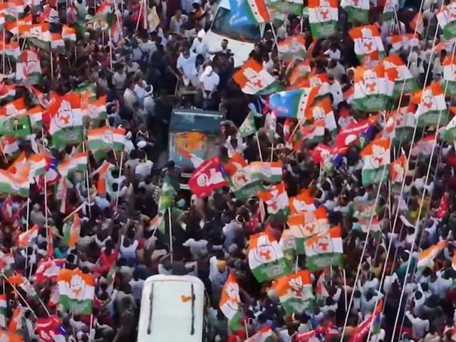 बिहार में विकास का दम या जुमलेबाजी का शोर... भीड़ का शोर किसे कर रहा  कन्फ्यूज