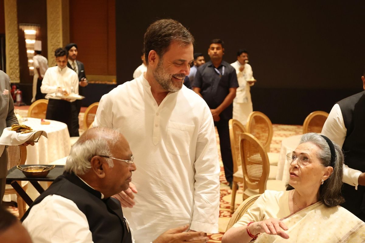 डिनर में दिखी बिहार चुनाव की झलक, कैसे राहुल के मिशन में खरगे तुरुप का इक्का?