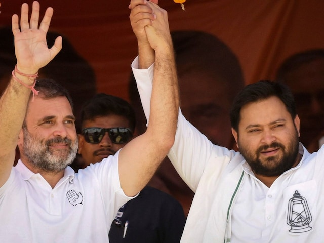राहुल-तेजस्वी साथ तो हैं... लेकिन कीचड़ में धंसा हुआ पहिया कौन निकालेगा बाहर? राहुल-तेजस्वी साथ तो हैं... लेकिन कीचड़ में धंसा हुआ पहिया कौन निकालेगा बाहर?