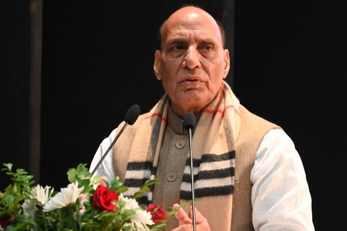 सबके बॉस तो हम हैं डोनाल्ड ट्रंप के टैरिफ वॉर पर राजनाथ सिंह का प्रहार
