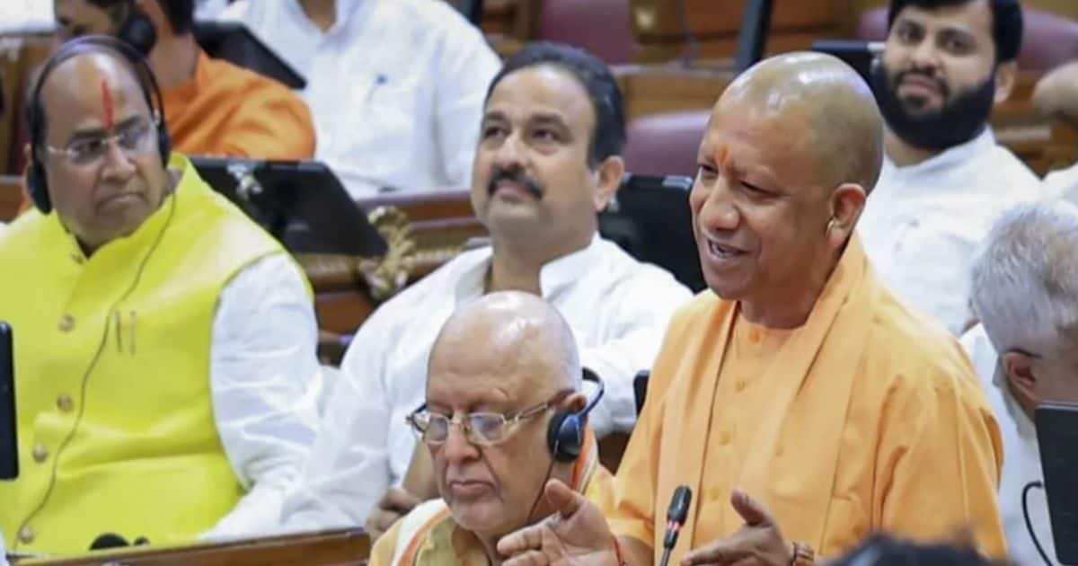 चच्चा भी गच्चा खा गए… शिवपाल को भी नहीं छोड़े योगी बाबा, PDA स्कूल पर तो खूब सुनाया