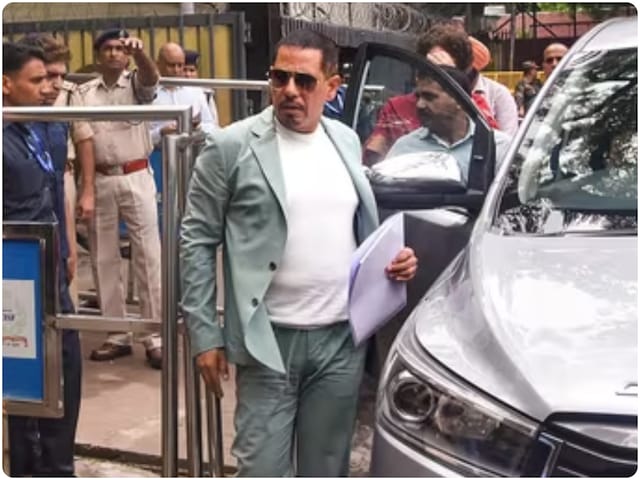 रॉबर्ड वाड्रा ने सारा दोष उन 3 पर डाल दिया जो अब इस दुनिया में नहीं रॉबर्ड वाड्रा ने सारा दोष उन 3 पर डाल दिया जो अब इस दुनिया में नहीं