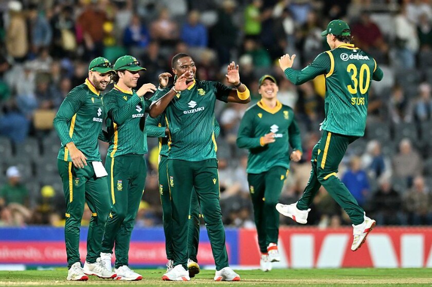Lungi Ngidi, Lungi Ngidi five wicket haul, Lungi Ngidi takes 5 wicket, Lungi Ngidi bowling, South Africa vs Australia, South Africa beat Australia odi series, south africa won last 5 bilateral ODI series against Australia on trot, South Africa Cricket team creats records, लुंगी एंगिडी, ऑस्ट्रेलिया बनाम साउथ अफ्रीका, साउथ अफ्रीका ने रचा इतिहास 