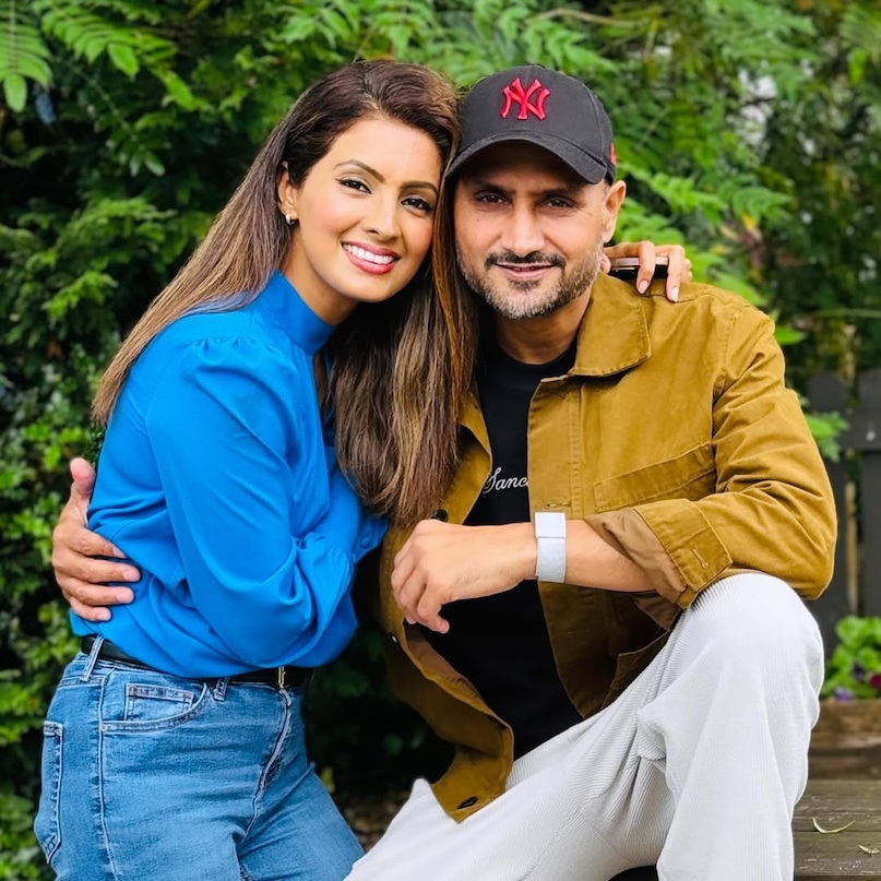 harbhajan singh geeta basra love story, how harbajan Singh proposed geeta basra, geeta basra on bharti TV, why harbajan Singh want to marry geeta basra directly, harbajan Singh, geeta basra, Yuvraj Singh, how Yuvraj Singh help harbajan Singh , हरभजन सिंह और गीता बसरा की लव स्टोरी, कैसे हरभजन सिंह ने गीता बसरा को प्रपोज किया, भारती टीवी पर गीता बसरा ने खोले कई राज, क्यों हरभजन सिंह गीता बसरा से सीधे शादी करना चाहते हैं, हरभजन सिंह, गीता बसरा, युवराज सिंह, कैसे युवराज सिंह ने हरभजन सिंह की मदद की harbhajan singh geeta basra love story, how harbajan Singh proposed geeta basra, geeta basra on bharti TV, why harbajan Singh want to marry geeta basra directly, harbajan Singh, geeta basra, Yuvraj Singh, how Yuvraj Singh help harbajan Singh , हरभजन सिंह और गीता बसरा की लव स्टोरी, कैसे हरभजन सिंह ने गीता बसरा को प्रपोज किया, भारती टीवी पर गीता बसरा ने खोले कई राज, क्यों हरभजन सिंह गीता बसरा से सीधे शादी करना चाहते हैं, हरभजन सिंह, गीता बसरा, युवराज सिंह, कैसे युवराज सिंह ने हरभजन सिंह की मदद की
