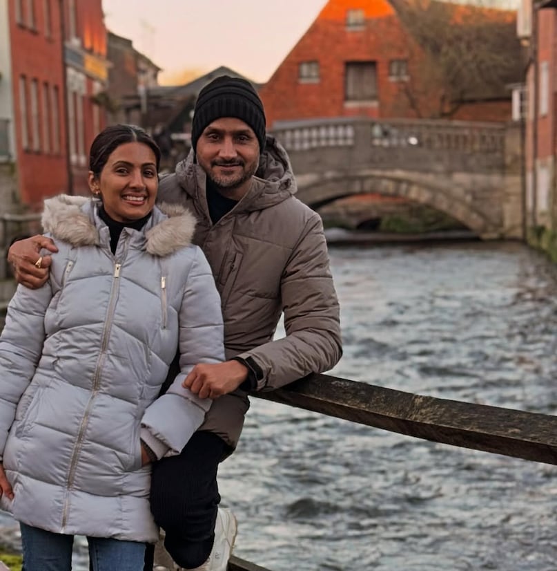harbhajan singh geeta basra love story, how harbajan Singh proposed geeta basra, geeta basra on bharti TV, why harbajan Singh want to marry geeta basra directly, harbajan Singh, geeta basra, Yuvraj Singh, how Yuvraj Singh help harbajan Singh , हरभजन सिंह और गीता बसरा की लव स्टोरी, कैसे हरभजन सिंह ने गीता बसरा को प्रपोज किया, भारती टीवी पर गीता बसरा ने खोले कई राज, क्यों हरभजन सिंह गीता बसरा से सीधे शादी करना चाहते हैं, हरभजन सिंह, गीता बसरा, युवराज सिंह, कैसे युवराज सिंह ने हरभजन सिंह की मदद की harbhajan singh geeta basra love story, how harbajan Singh proposed geeta basra, geeta basra on bharti TV, why harbajan Singh want to marry geeta basra directly, harbajan Singh, geeta basra, Yuvraj Singh, how Yuvraj Singh help harbajan Singh , हरभजन सिंह और गीता बसरा की लव स्टोरी, कैसे हरभजन सिंह ने गीता बसरा को प्रपोज किया, भारती टीवी पर गीता बसरा ने खोले कई राज, क्यों हरभजन सिंह गीता बसरा से सीधे शादी करना चाहते हैं, हरभजन सिंह, गीता बसरा, युवराज सिंह, कैसे युवराज सिंह ने हरभजन सिंह की मदद की