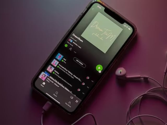 Spotify पर गाने सुनना हुआ महंगा, बढ़ गए प्लान की दाम, जानिए अब कितना देना होगा Spotify पर गाने सुनना हुआ महंगा, बढ़ गए प्लान की दाम, जानिए अब कितना देना होगा