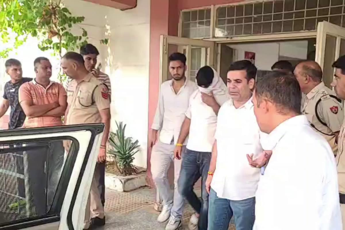 हरियाणा पुलिस के कॉन्सटेबल का ईमान बिकाऊ5 हजार रुपये रिश्वत लेते गिरफ्तार