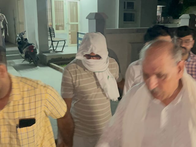 ‘30 हजार रुपये दो…केस रफा-दफा’, GRP चौकी इंचार्ज रिश्वत लेते रंगे हाथ गिरफ्तार