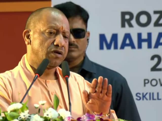 पहले जो पलायन करते थे, वो आज रोजगार दे रहे.. CM योगी ने बताया कैसे आगे बढ़ा UP