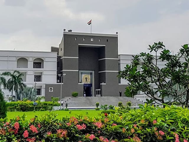 HC ने क्रूरता के आधार पर मंजूर किया तलाक, आजीवन देनी होगी 1 लाख एलीमन HC ने क्रूरता के आधार पर मंजूर किया तलाक, आजीवन देनी होगी 1 लाख एलीमन