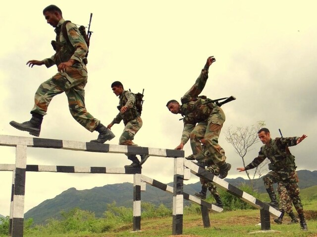 SC ने सुनी दिव्यांग मिलिट्री कैडेट की पुकार, कहा - मिले इंश्योरेंस और पुनर्वास
