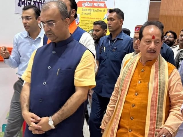 क्या यह नेता BJP की सबसे कमजोर कड़ी... तेजस्वी के निशाने पर क्यों आते बार-बार? क्या यह नेता BJP की सबसे कमजोर कड़ी... तेजस्वी के निशाने पर क्यों आते बार-बार?