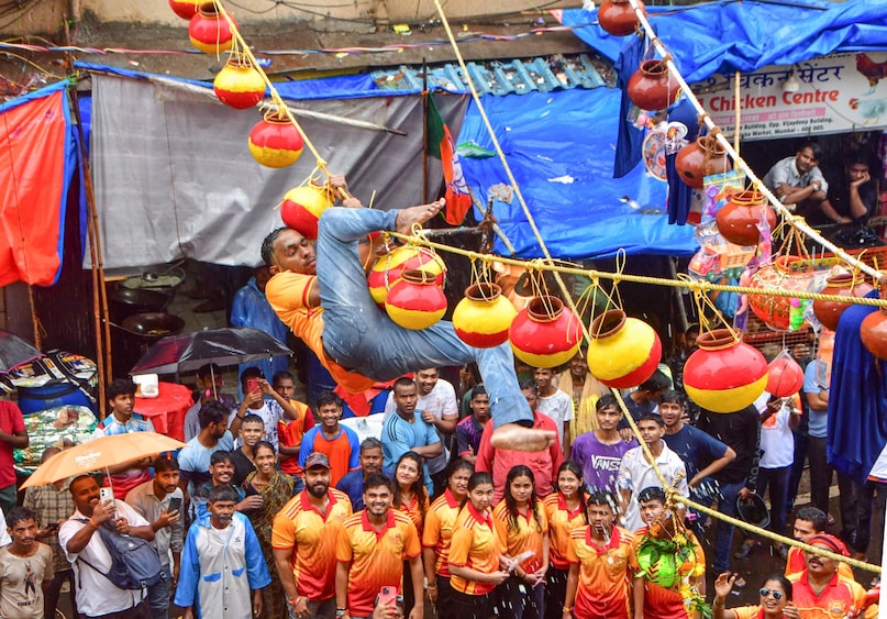 जन्माष्टमी 2025, Janmashtami festival, दही हांडी उत्सव, Govinda celebration, श्रीकृष्ण जन्माष्टमी, जन्माष्टमी 2025, Janmashtami festival, दही हांडी उत्सव, Govinda celebration, श्रीकृष्ण जन्माष्टमी,