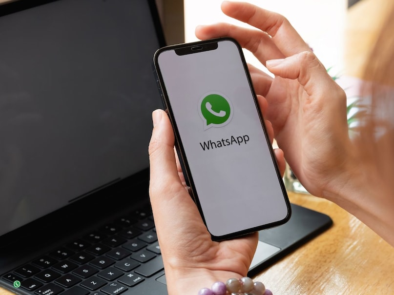 how to clean phone storage without deleting anything, What should I delete when my phone storage is full, What is the fastest way to clear phone storage, How do I free up space without deleting my photos, मैं अपनी तस्वीरों को हटाए बिना जगह कैसे खाली करूं, best ways to free up storage, device storage full solutions, how to clear phone memory, smartphone storage tips, स्टोरेज कैसे खाली करें, मोबाइल स्टोरेज क्लियर करने के तरीके, फोन की मेमोरी बढ़ाने के टिप्स, लैपटॉप स्टोरेज फ्री करने के उपाय.