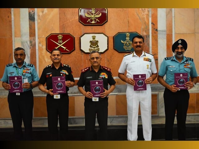 सीडीएस ने साइबरस्पेस, एम्फीबियस ऑपरेशन्स पर डिक्लासिफाइड डॉक्ट्रिन जारी किए सीडीएस ने साइबरस्पेस, एम्फीबियस ऑपरेशन्स पर डिक्लासिफाइड डॉक्ट्रिन जारी किए