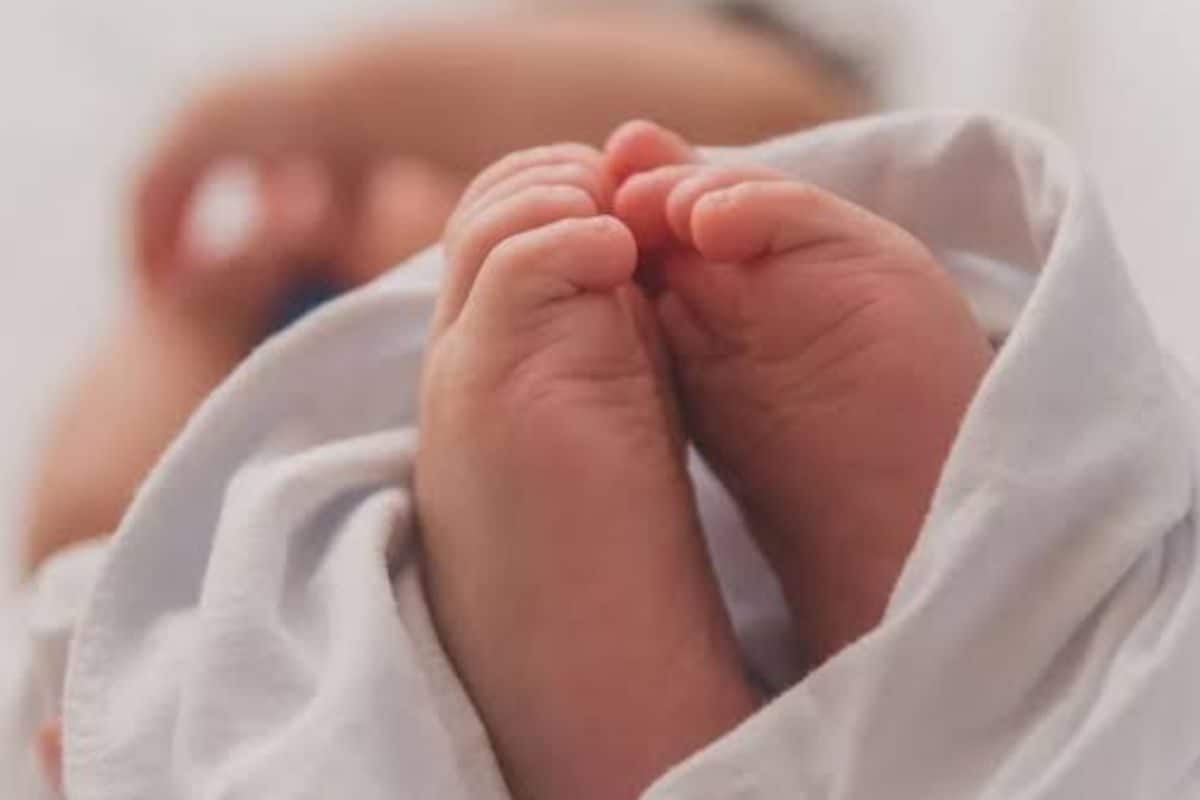 महिला ने अस्पताल में दिया बेटे को जन्म, घर जाने पर निकली बेटी...कहां हुआ खेला?