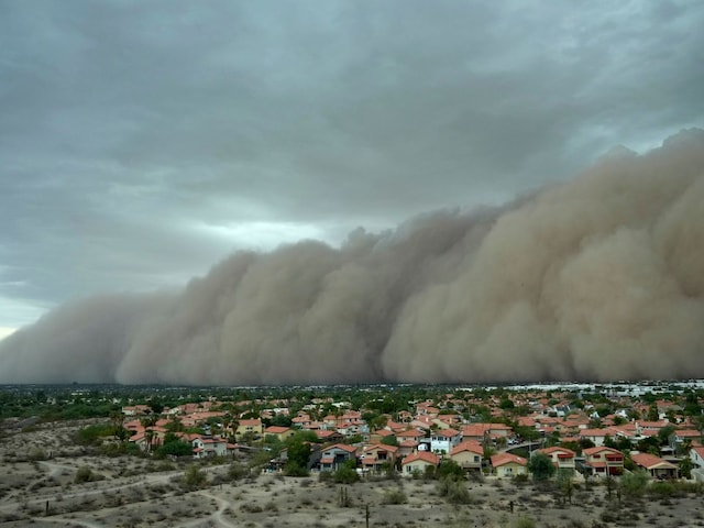Hubub destruction in America: What is the wall of dust coming out of the sky, how is it built? Hubub destruction in America: What is the wall of dust coming out of the sky, how is it built?