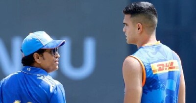 सचिन तेंदुलकर और अर्जुन तेंदुलकर मुंबई इंडियंस की तरफ से खेल चुके हैं.