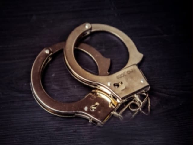 रिश्वतखोरी मामले में CBI का ऐक्शन, CGHS के एडिशनल डायरेक्टर गिरफ्तार रिश्वतखोरी मामले में CBI का ऐक्शन, CGHS के एडिशनल डायरेक्टर गिरफ्तार