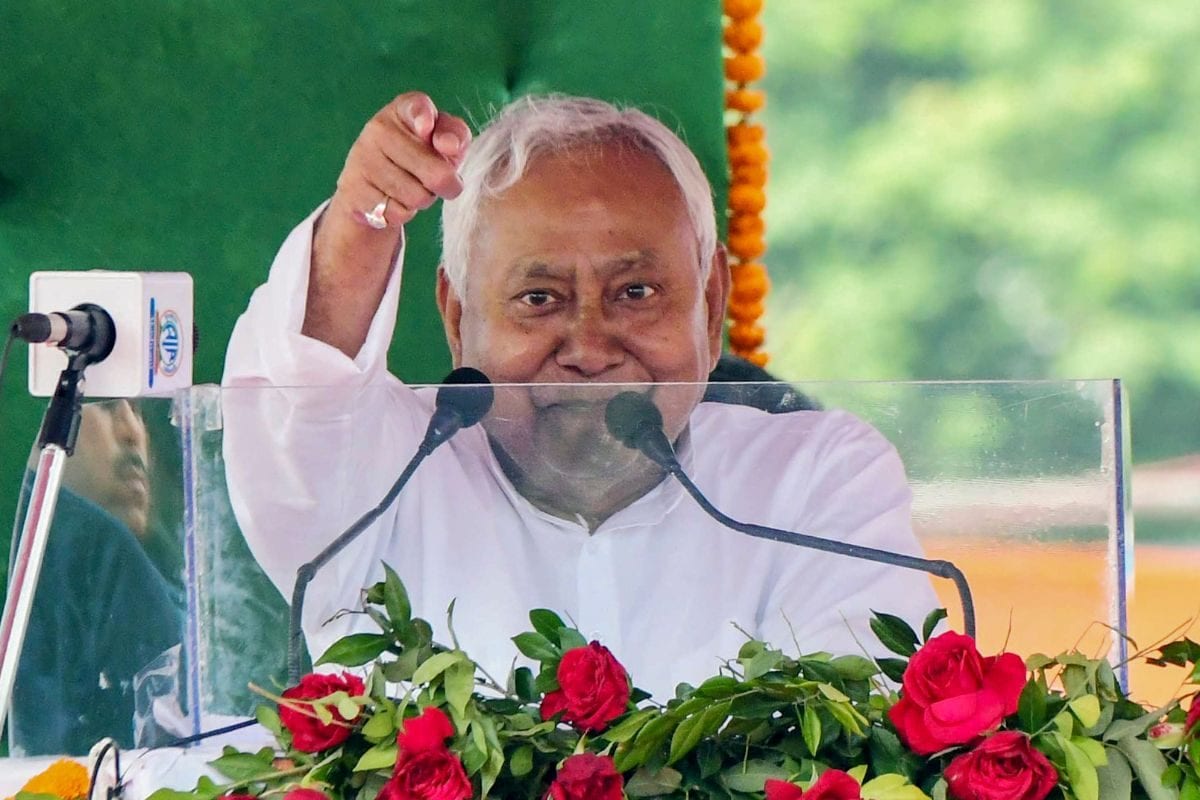राहुल-तेजस्वी बजा रहे 'ढोल'... इधर नीतीश ऐसे बिगाड़ रहे हैं सबका खेल