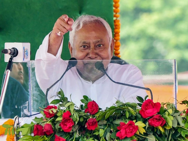 राहुल-तेजस्वी बजा रहे 'ढोल'... इधर नीतीश ऐसे बिगाड़ रहे हैं सबका खेल राहुल-तेजस्वी बजा रहे 'ढोल'... इधर नीतीश ऐसे बिगाड़ रहे हैं सबका खेल