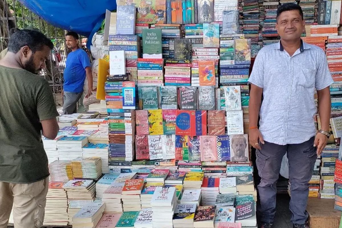 दुर्लभ किताबों का अड्डा है ये दुकान, खींचे चले आते हैं किताबी कीड़े!