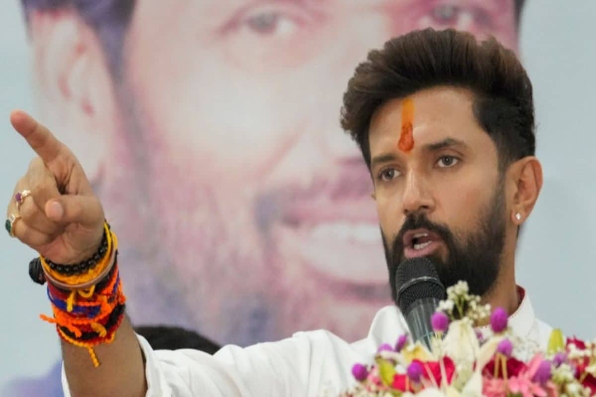 नीतीश से टेंशन, फिर भी समर्थन...क्या NDA में 'डबल गेम' खेल रहे चिराग पासवान?