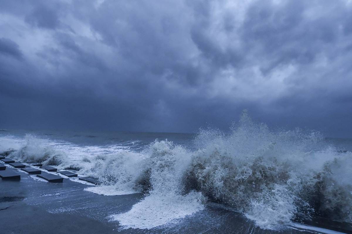LIVE: 110KMpH की रफ्तार से आ रही तबाही, IMD का टेंशन वाला अपडेट, अलर्ट पर सेना