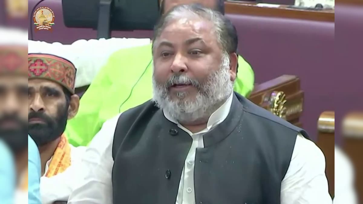 Ballia News: यूपी के मंत्री दयाशंकर सिंह समेत 15 के खिलाफ गिरफ्तारी वारंट, जानिए  क्या है पूरा मामला - Uttar Pradesh News