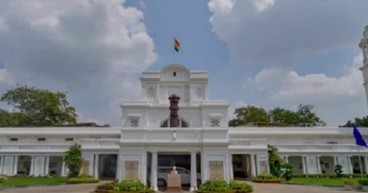 दिल्ली विधानसभा के नीचे गुप्त फांसीघर का क्या रहस्य,क्या आती हैं भूतिहा आवाजें