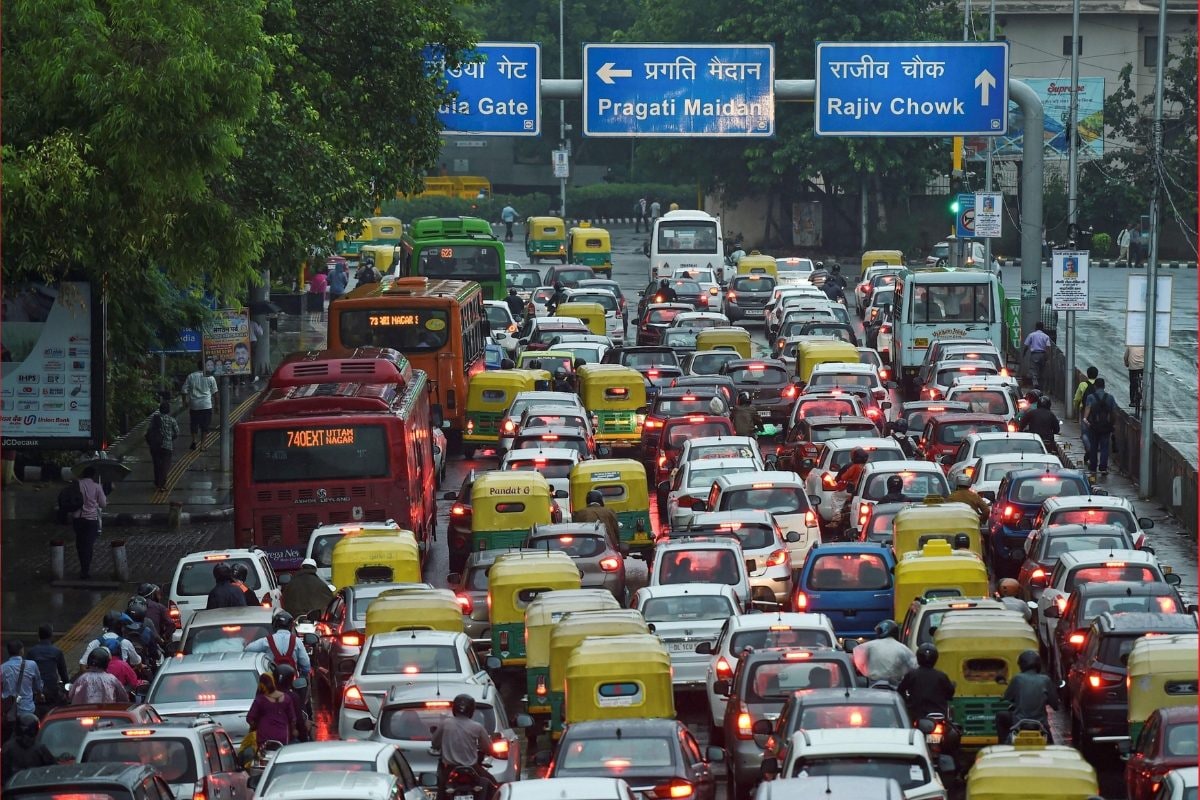 दिल्लीवालों वीकेंड पर घूमने का है प्लान तो जान लें ट्रैफिक का ताजा हाल