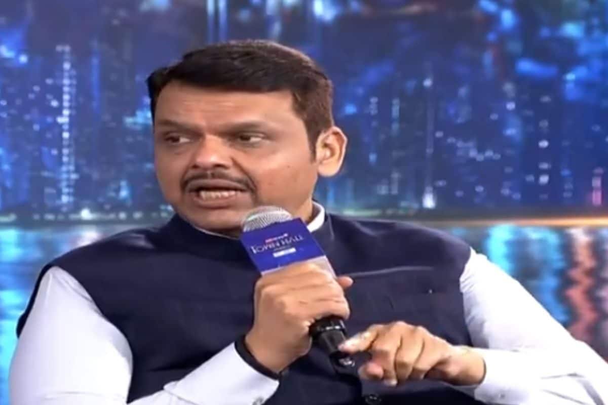 देवेंद्र फडणवीस बोले- मुंबई को सिंगापुर या शंघाई जैसा बनने की जरूरत नहीं