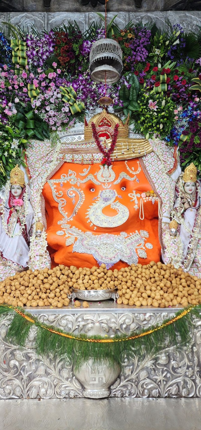 ganesh Chaturthi 2025, khajrana ganesh,khajrana ganesh temple, khajrana ganesh mandir, khajrana ganesh mandir in Indore, khajrana ganesh mandir photos, khajrana ganesh mandir timing, khajrana ganesh darshan live, khajrana ganesh temple me, खजराना गणेश मंदिर, खजराना गणेश मंदिर इंदौर, खजराना गणेश मंदिर मध्य प्रदेश, खजराना गणेश मंदिर के दर्शन, खजराना गणेश मंदिर कहां है, गणेश चतुर्थी 2025