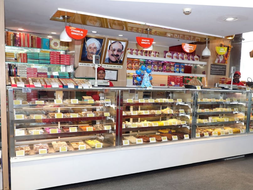 Success story, success story of Hira Sweets, Hira Sweets Success Story, How Hira Sweets Started, Hira Sweets Success Story in Hindi, Heera Sweets Success Story, Success Story Hira Sweet 
