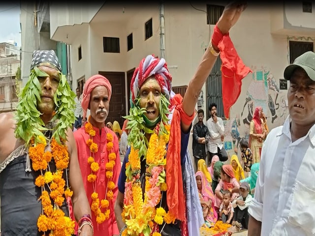मेवाड़ में गूंजी घंटियां...आस्था,अनुशासन और लोक रंग का महापर्व मेवाड़ में गूंजी घंटियां...आस्था,अनुशासन और लोक रंग का महापर्व